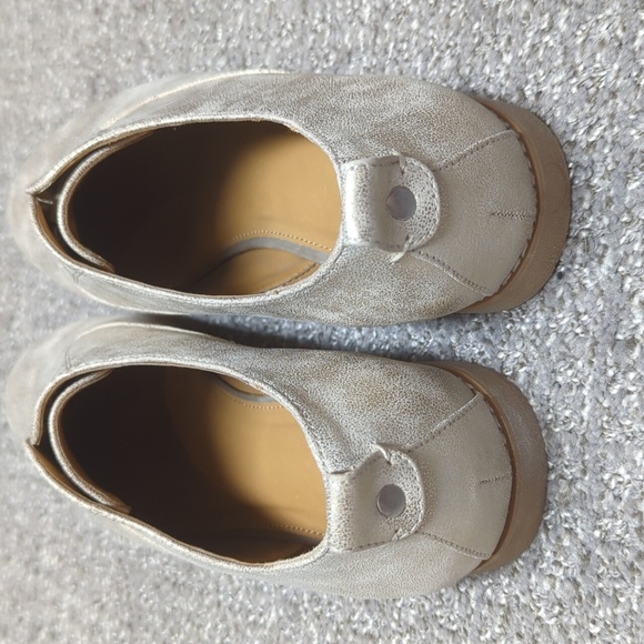 Bass Gold Womens Dylan Loafers Size 10 NWOT - Picture 2 of 8